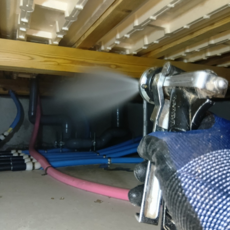 築年数13 年のシロアリ予防の施工事例（鹿児島県鹿児島市下田町）