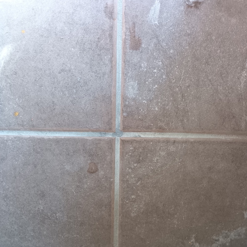 開けた穴をきれいに補修