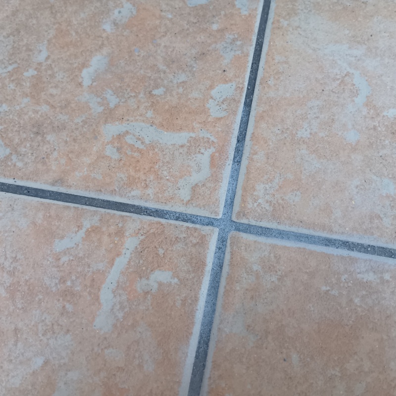 開けた穴を修復した様子