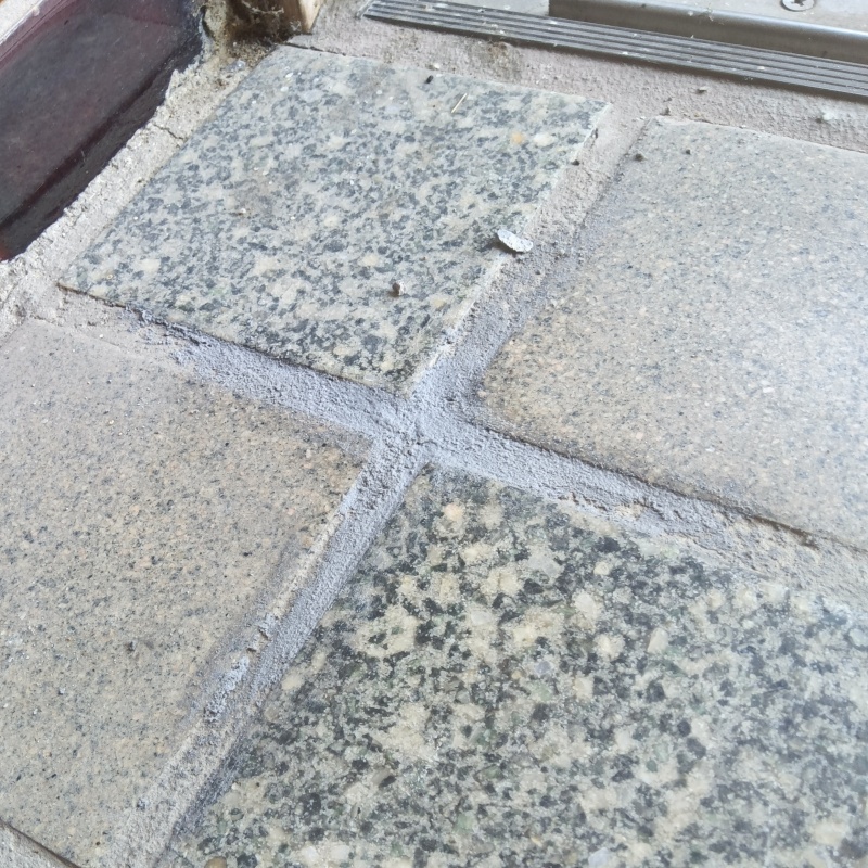 穿孔処理の穴をふさいだ様子