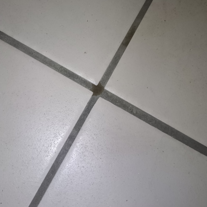 穿孔処理の穴をふさいだ様子