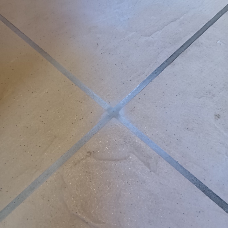 穿孔処理の穴をふさいだ様子