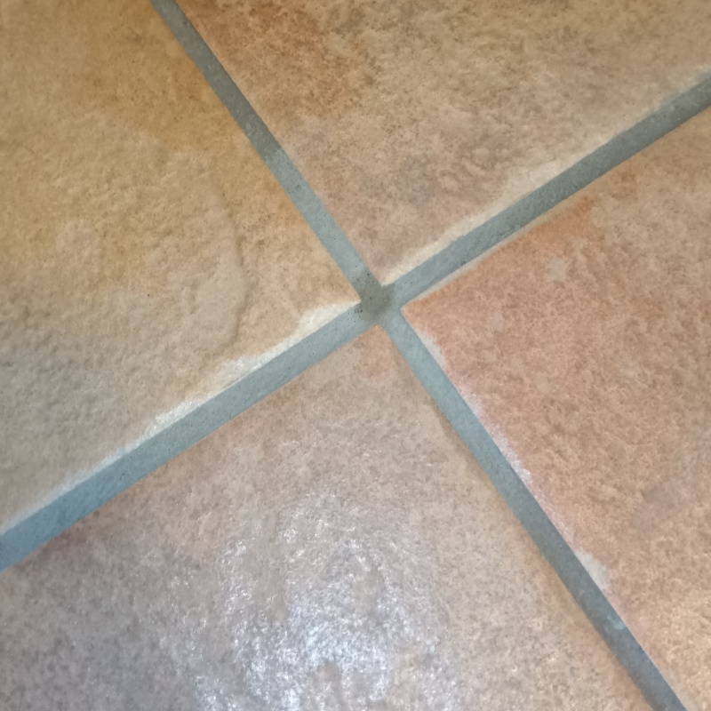 穿孔処理の穴をふさいだ様子