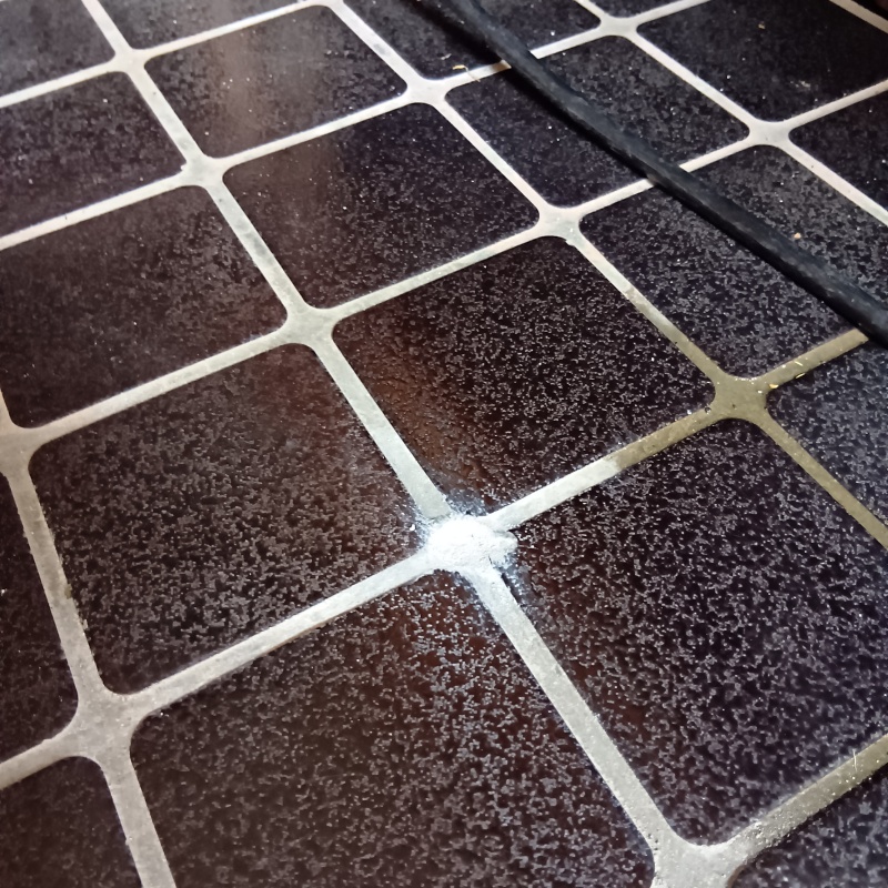 穿孔処理の穴をふさいだ様子