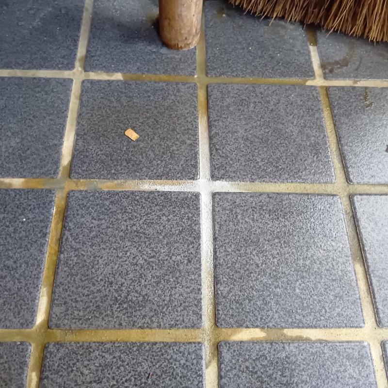 穿孔処理の穴をふさいだ様子