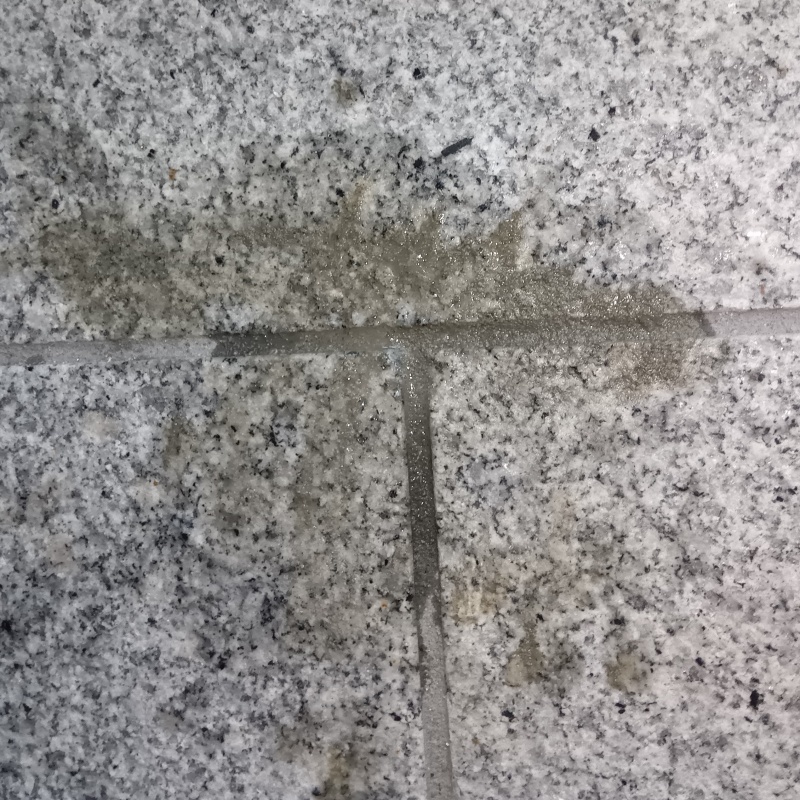 穿孔処理の穴をふさいだ様子