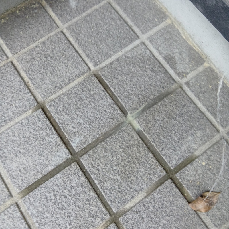 開けた穴を修復した様子