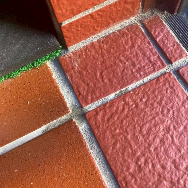 開けた穴をきれいに補修