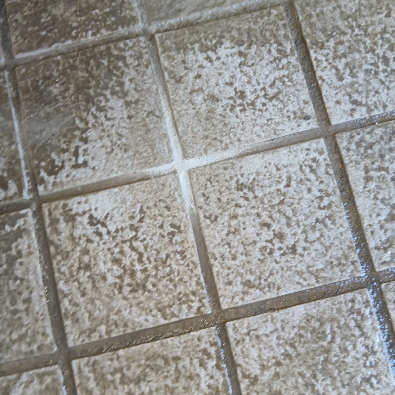 開けた穴を修復した様子