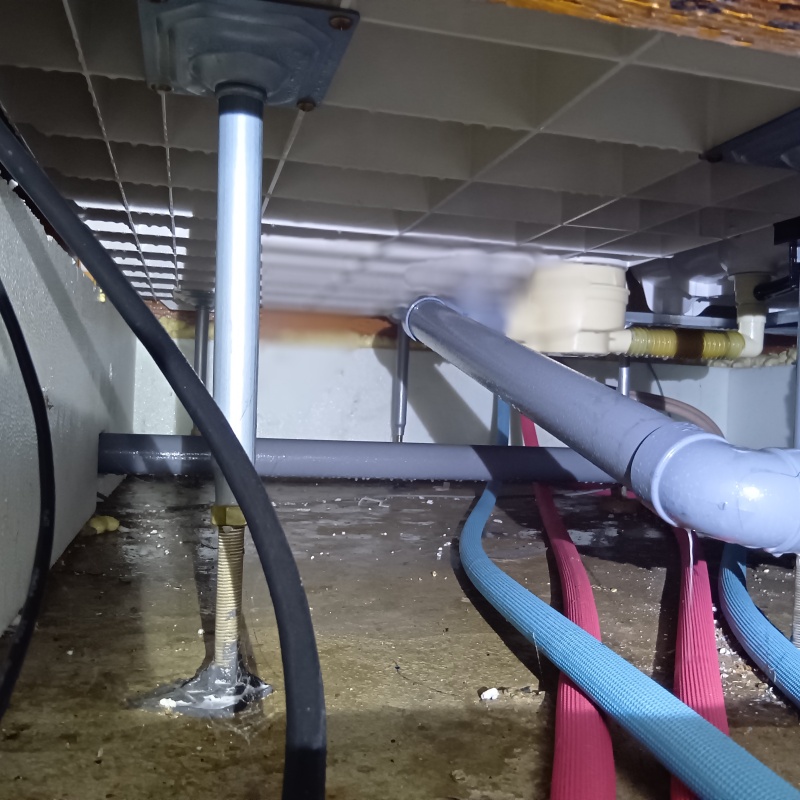 床下の土壌処理が完了した様子