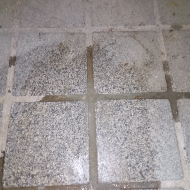 開けた穴をきれいに補修