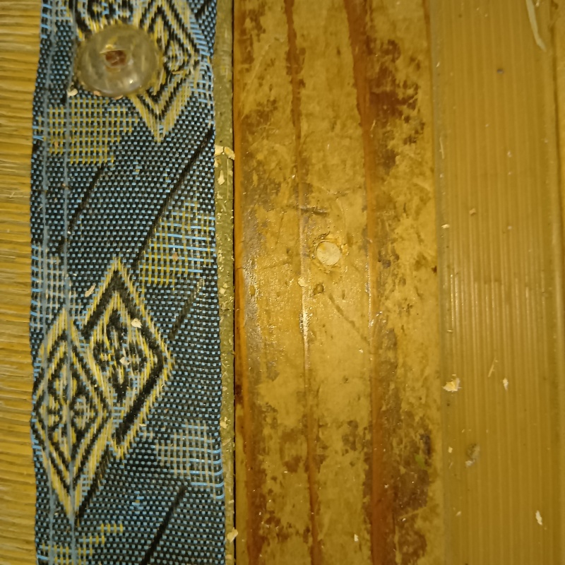 開けた穴を自然な形で補修