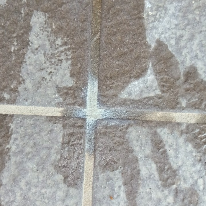 開けた穴を自然な形で補修