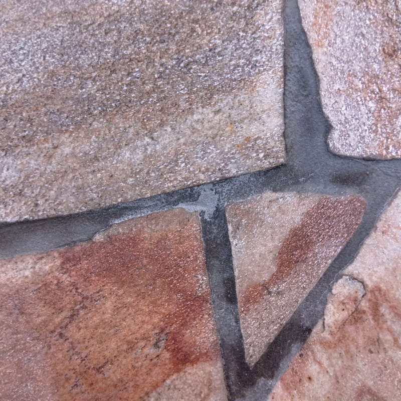 開けた穴を目立たない形で補修