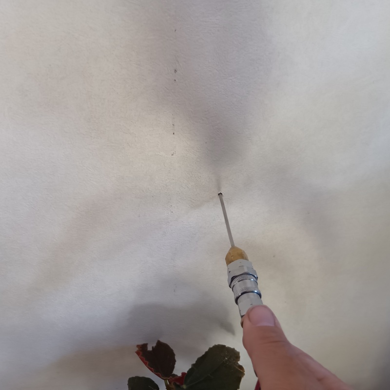 壁内に薬剤を注入