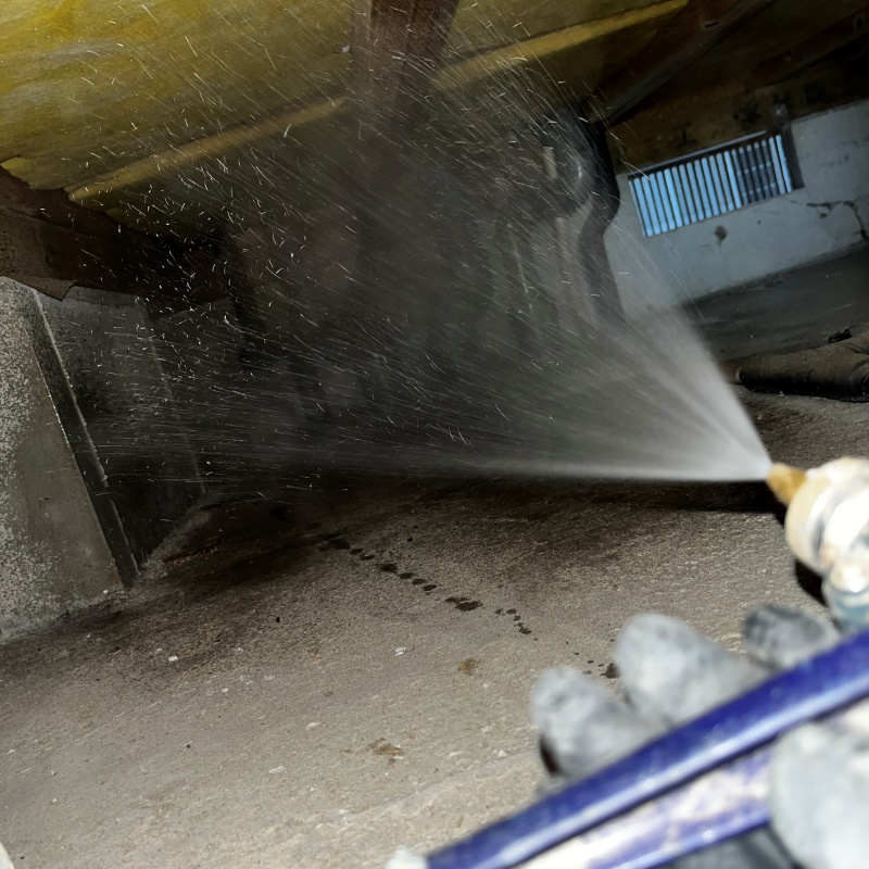 シロアリ予防の施工事例（埼玉県日高市）