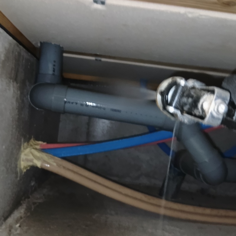 築年数10年のシロアリ予防の施工事例（鹿児島県鹿屋市新川町）