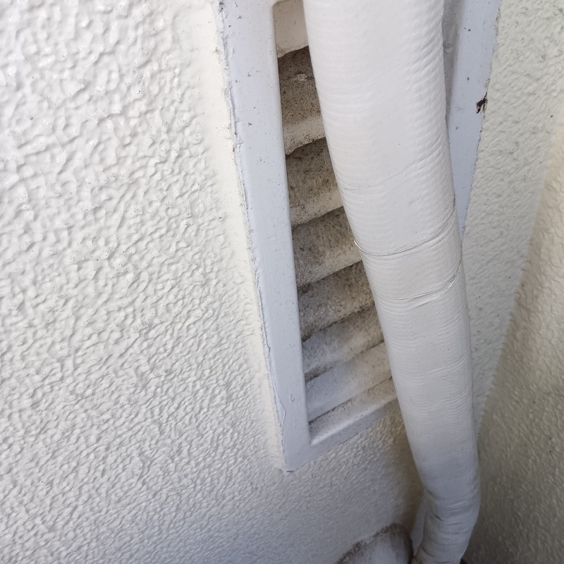 侵入口になっていた外壁の換気窓