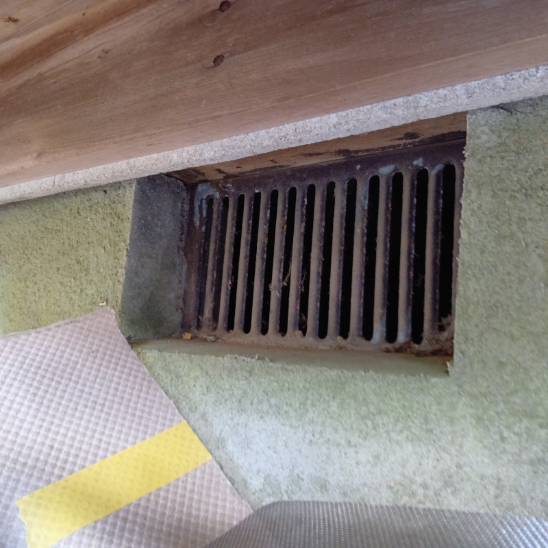 侵入口になっていた床下換気口