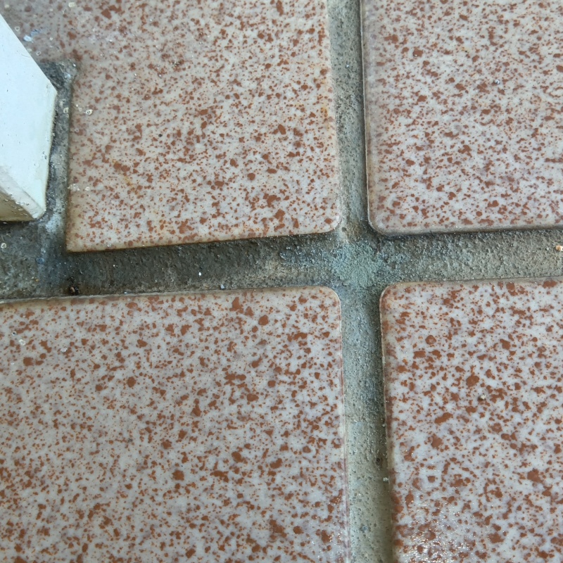 穴を開けた箇所を修復した様子