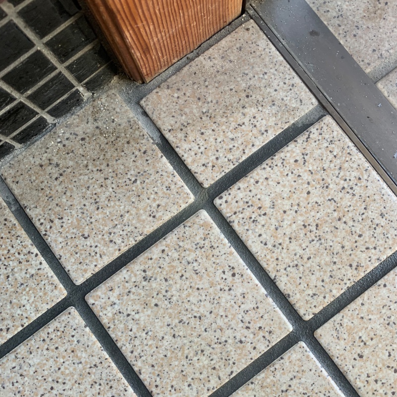 穴を開けた箇所を修復した様子