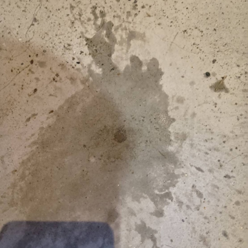 開けた穴を修復した様子