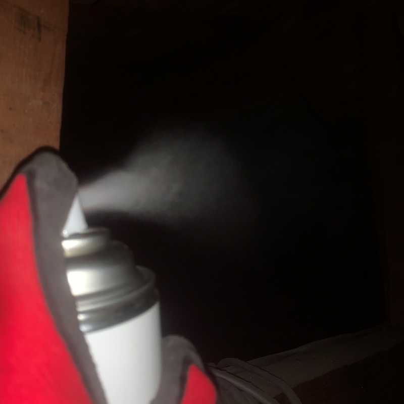 殺虫剤を散布