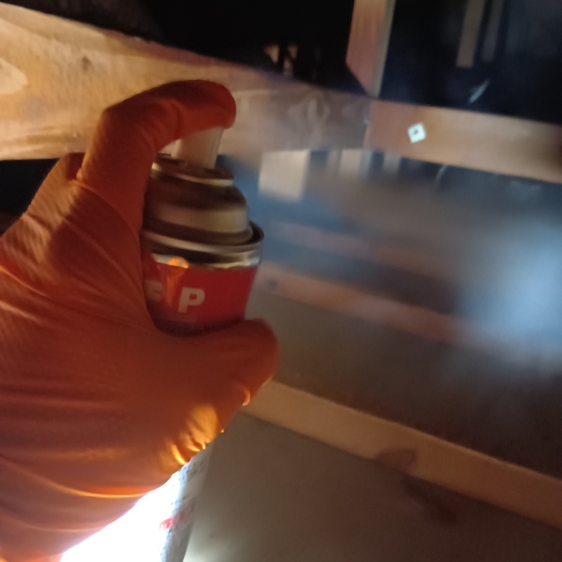 殺虫剤を散布