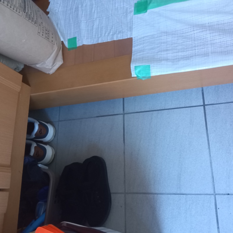 開けた穴をきれいに補修
