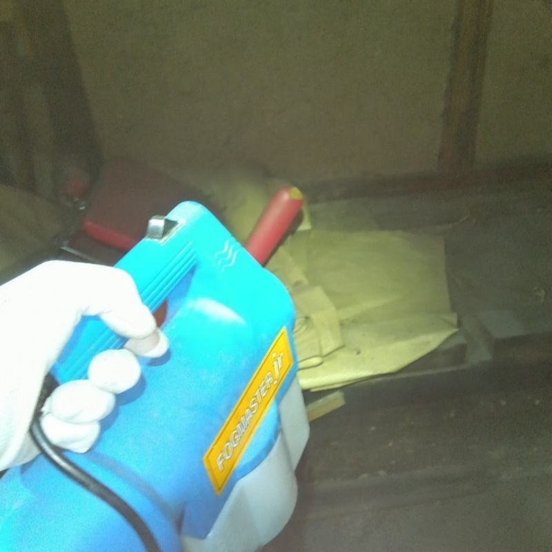 噴霧器で除菌剤を散布