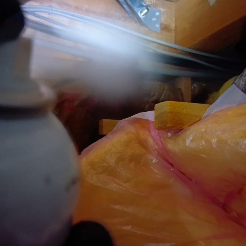 忌避剤をスプレー