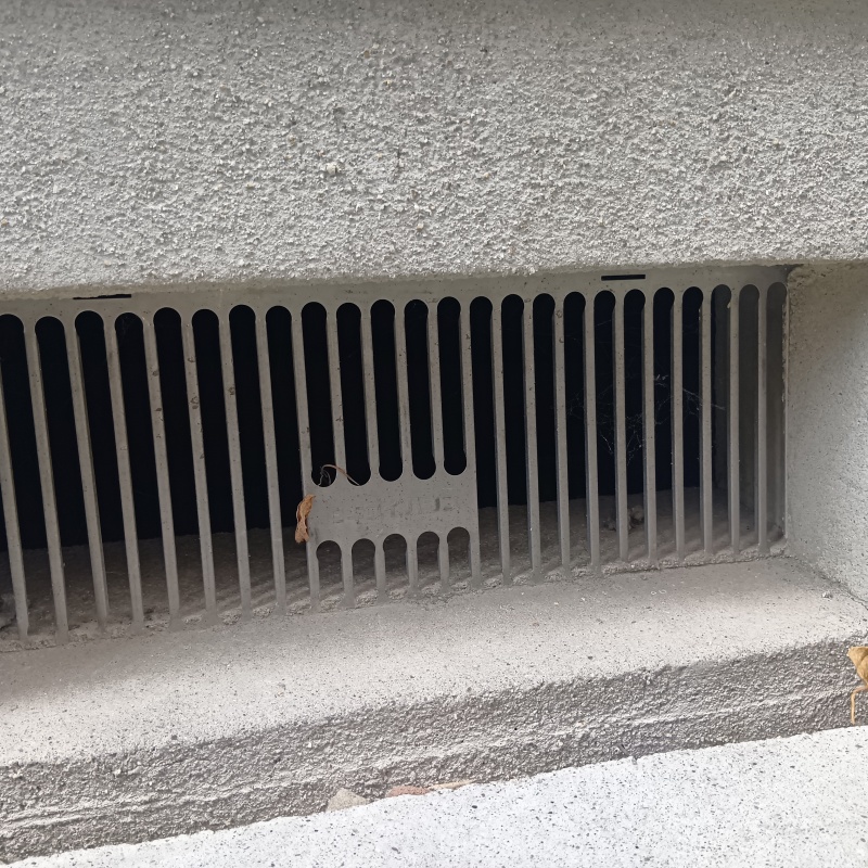 侵入口になっていた床下換気口