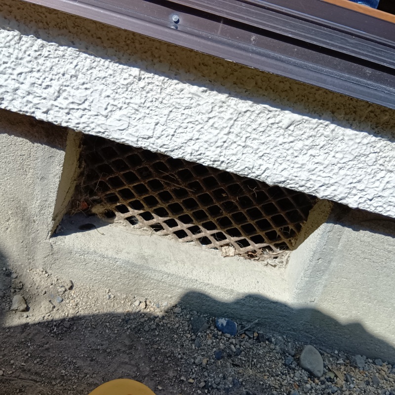 侵入口になっていた床下換気口