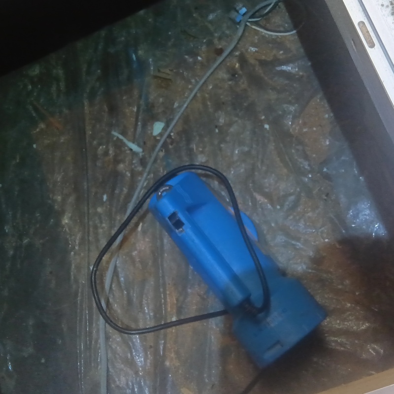 床下を噴霧器で除菌・消臭