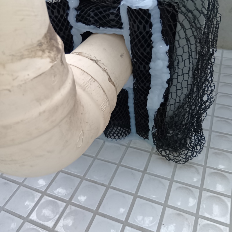 配管が通る穴や周辺のすき間を封鎖