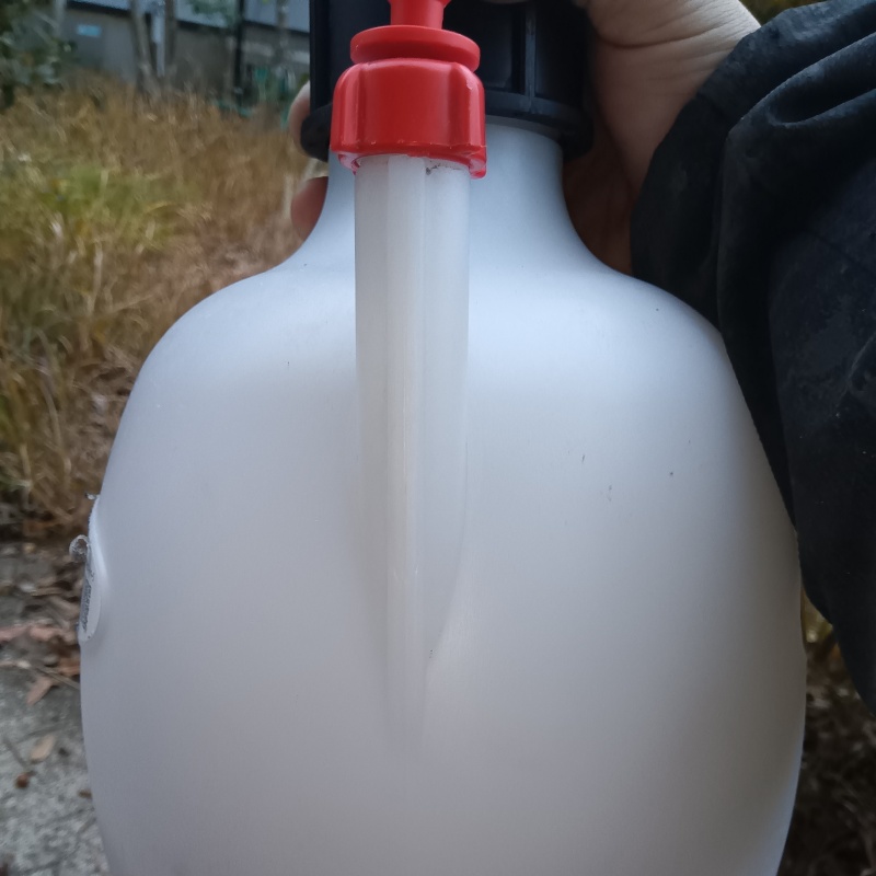 忌避剤のボトル