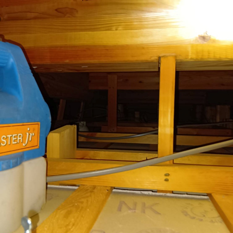 噴霧器で除菌剤を散布