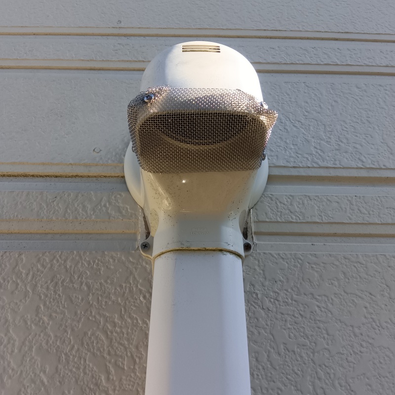 換気口をネットで覆う
