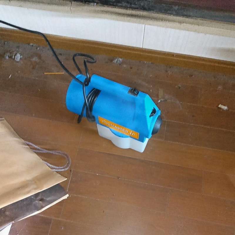 除菌剤を噴射