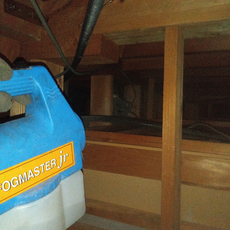 噴霧器で除菌・消臭剤を散布