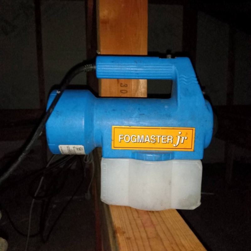 噴霧器で除菌・消臭剤を散布