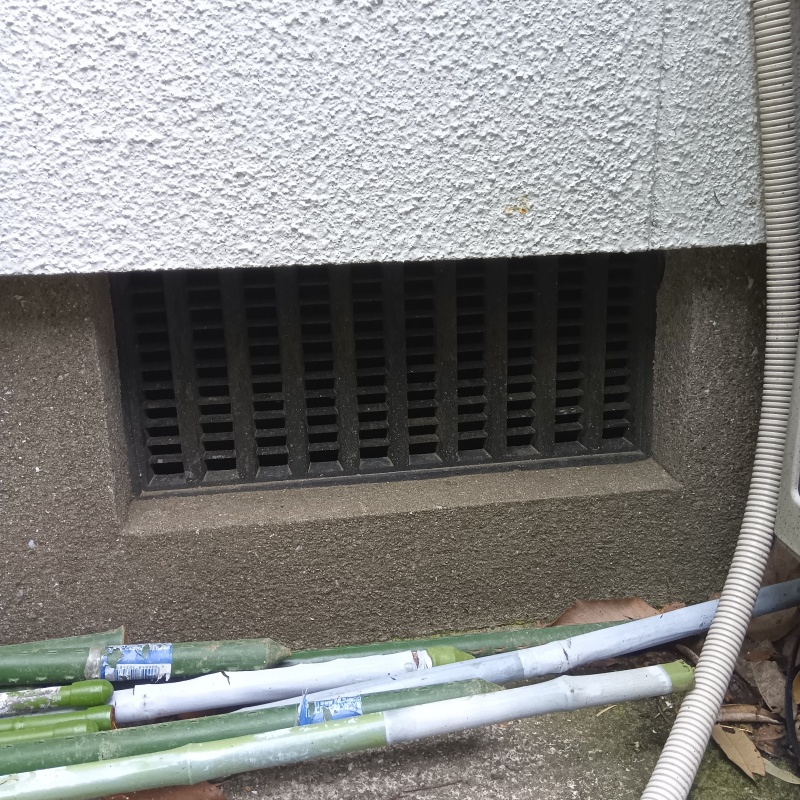 侵入口になっていた床下換気口