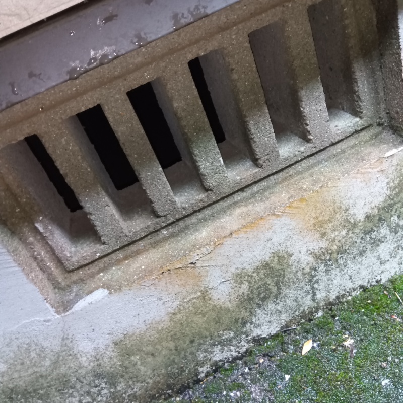 侵入口になっていた床下換気口