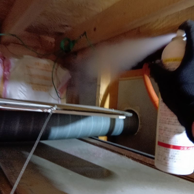 忌避剤をスプレー