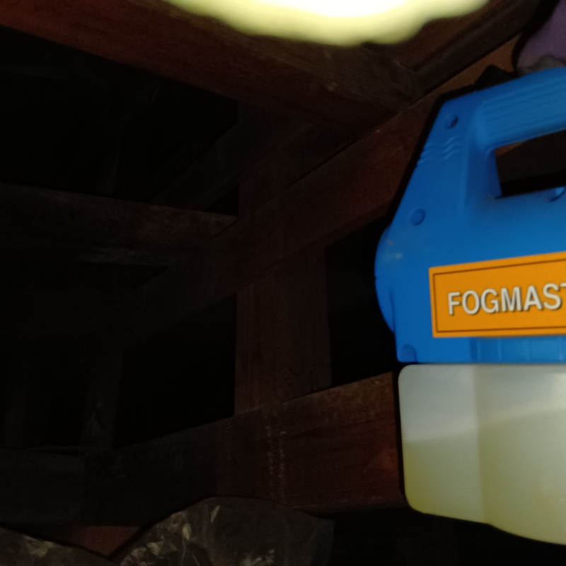 噴霧器で除菌・消臭剤を散布