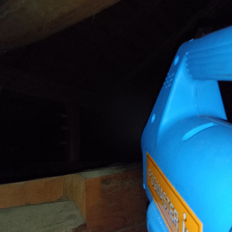 噴霧器で除菌剤を散布