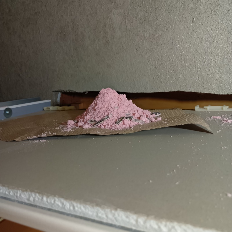 殺鼠剤を設置