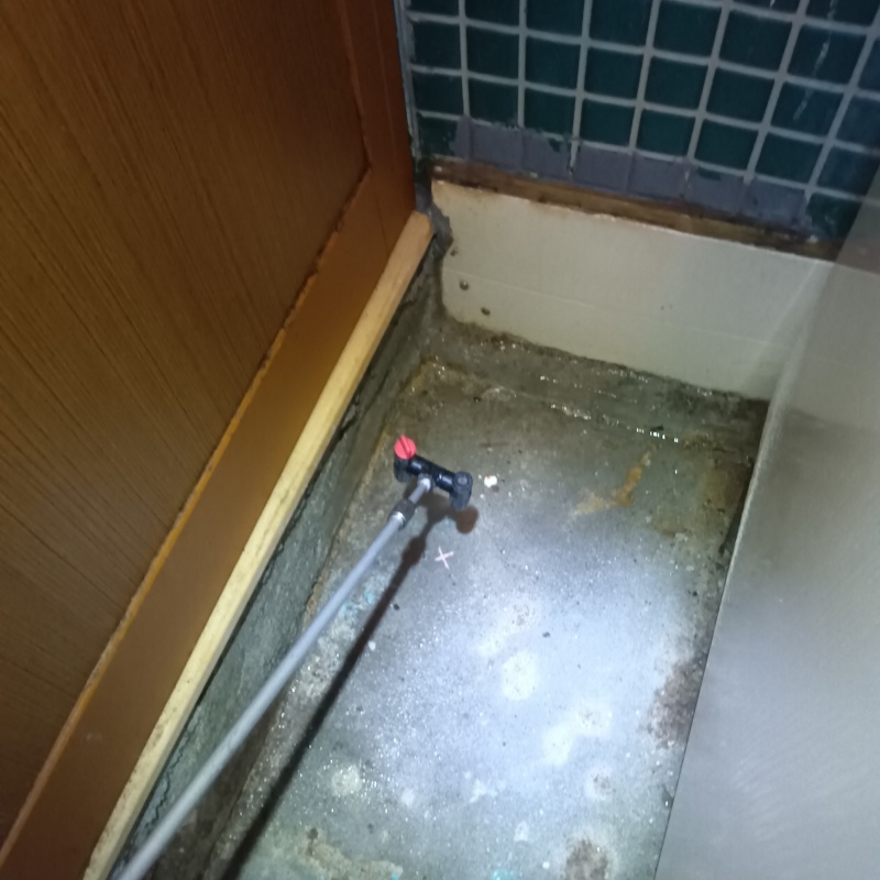 除菌剤を散布