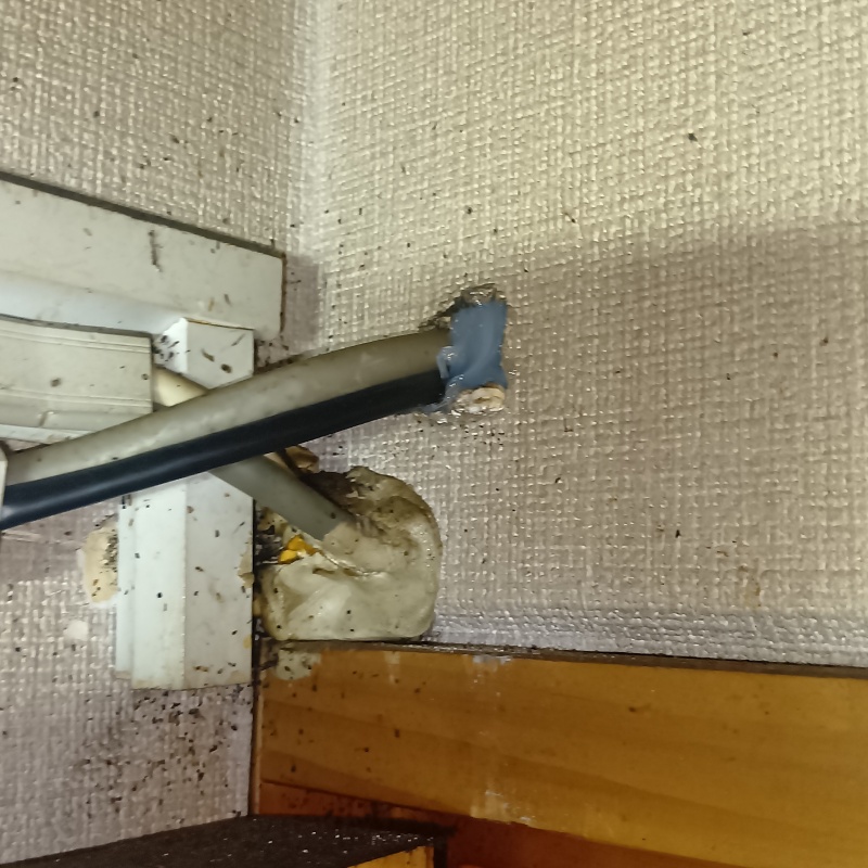配管まわりのすき間を封鎖