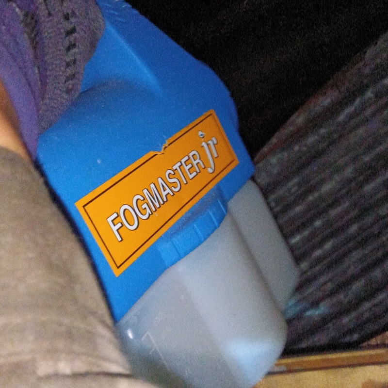 忌避剤を散布